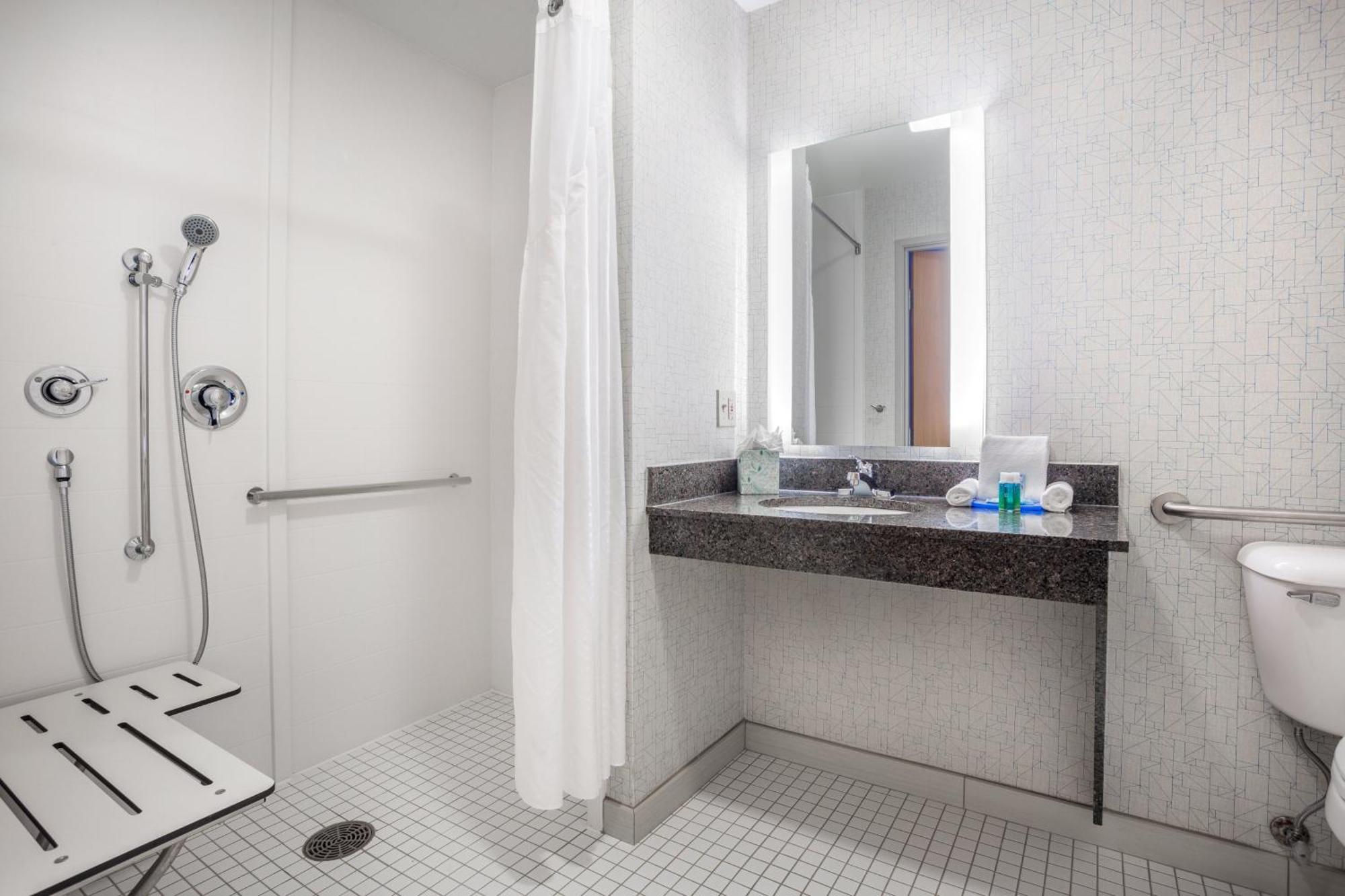 Standard King Room with Roll-in Shower - Mobility Accessible,1450812439:JPEG
